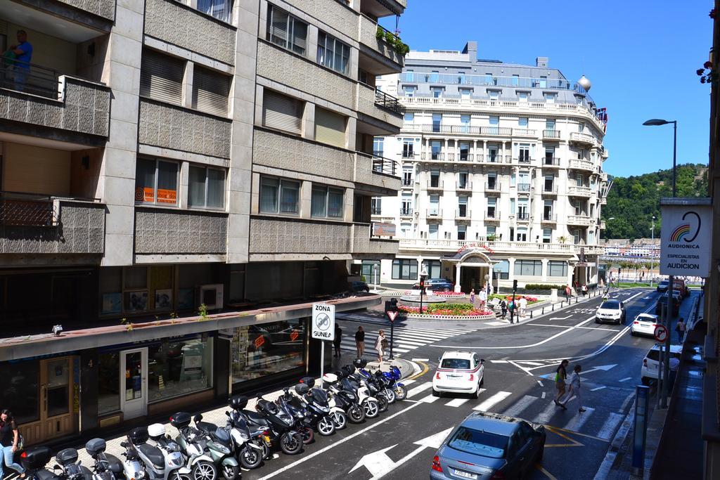 Pension Regil Hotell San Sebastián Exteriör bild